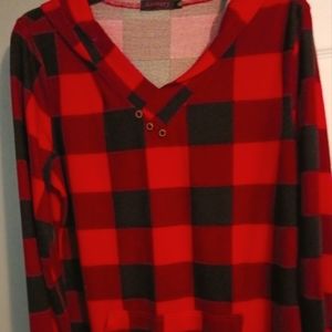 Long sleeves with Hoodie 60% Polyester,  35%  cotton, and 5% Elastane.